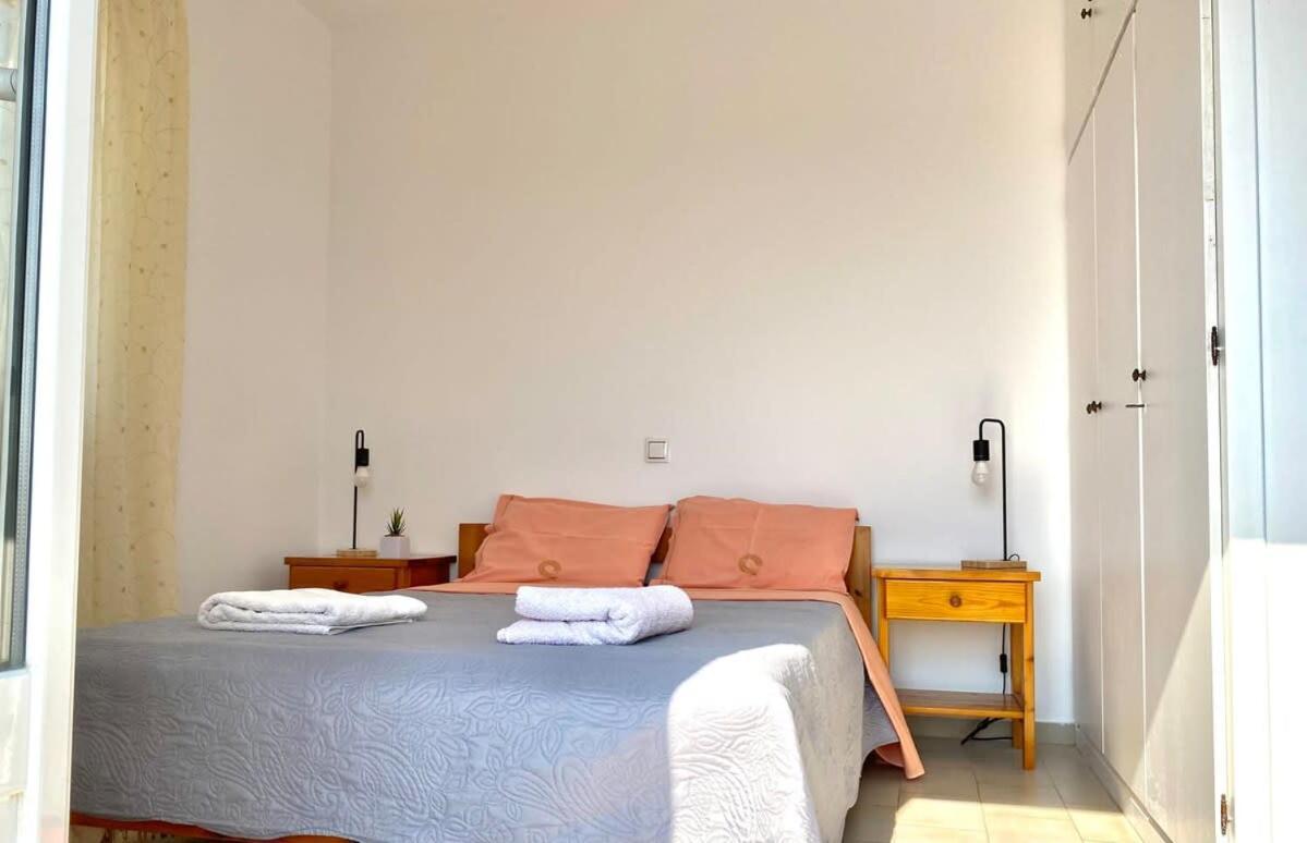 Apartment Amazing Blue Marsis In Paros Glifades